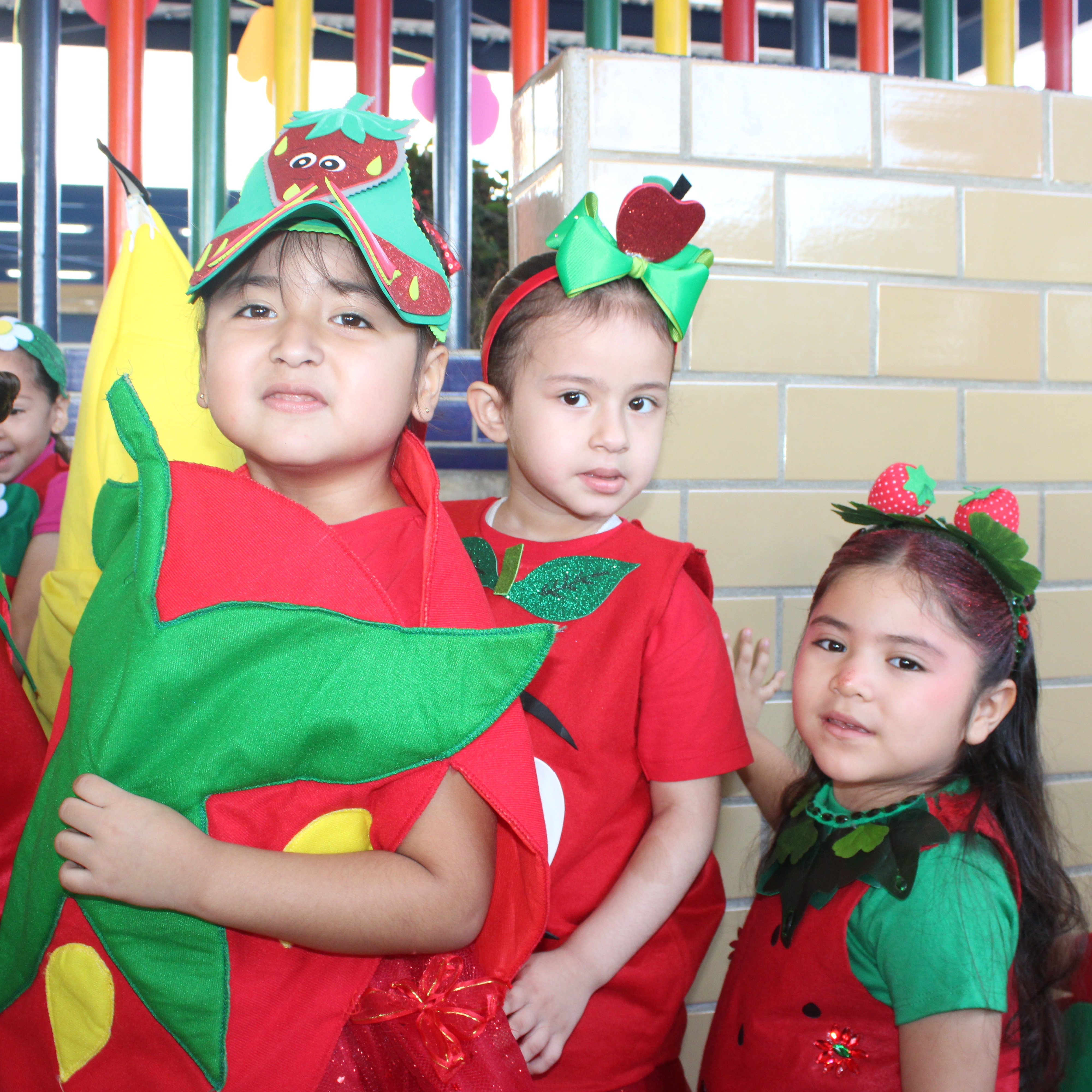 El Desfile de las frutas y verduras más lindas del mundo🥰
Acompañemos a nuestros niños a vivir y conocer la importancia de una rica y sana alimentación.
#Preescolar #Desfile #FrutasyVerduras #EducandoEnValores